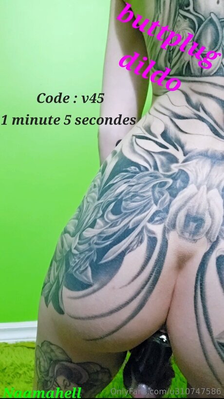 U310747586 美しいポルノスター 写真