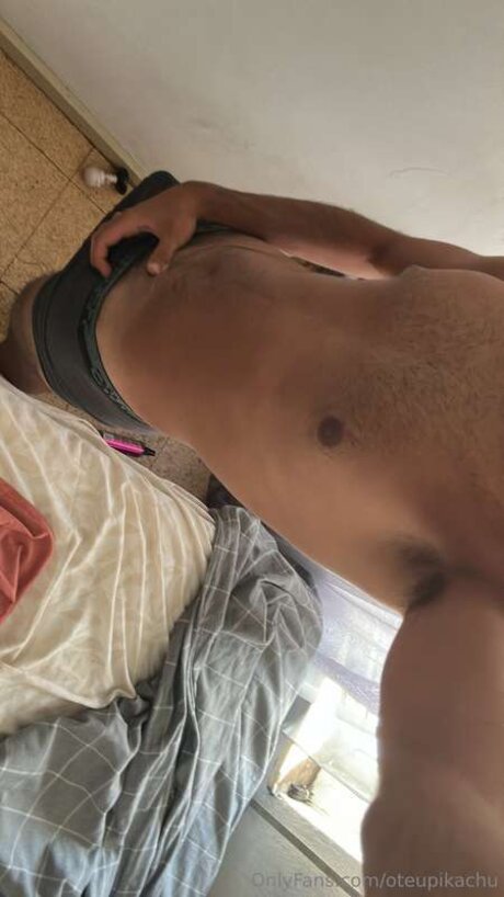 Oteupikachu セクシーなポルノスター 写真