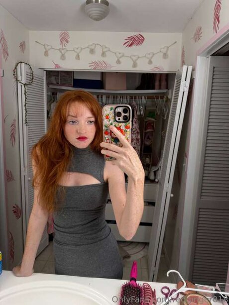 ダーティトークオンリーファンズ セクシー 画像