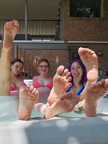 Mythicmaggiex 美しいポルノスター 画像