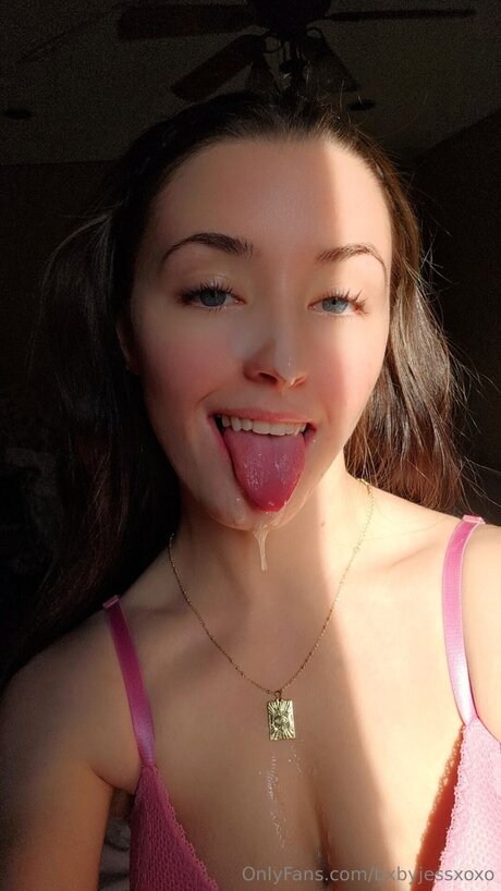 Bxbyjessxoxo 高品質のポルノスター ギャラリー