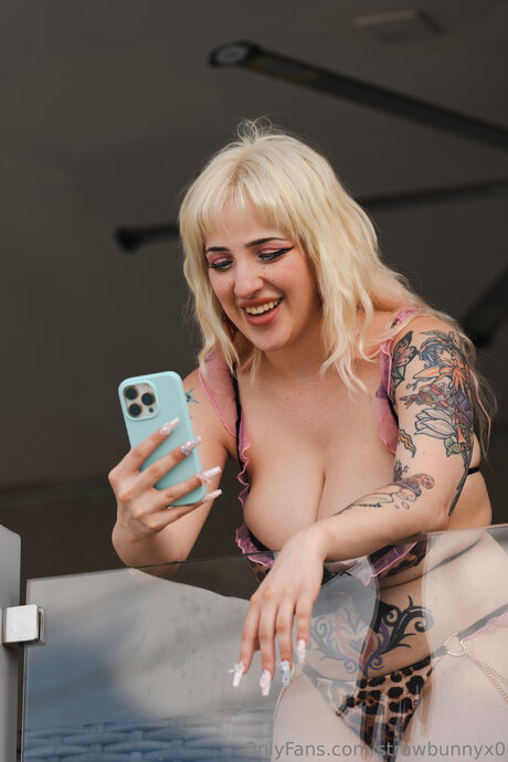 ティーントランスオンリーファン セクシーヌード 画像