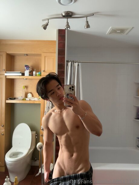 U169517161 アダルトスター 写真