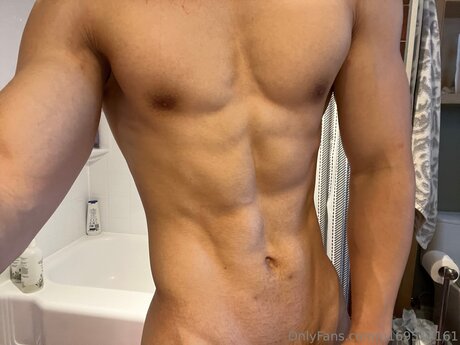 U169517161 ポルノスター エロティック 写真