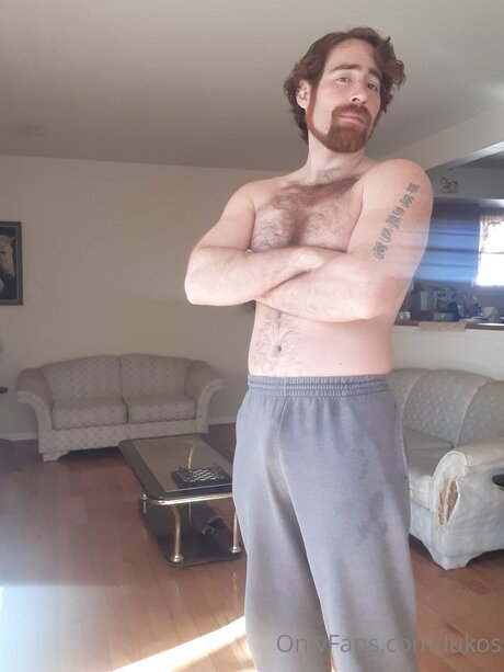 小柄なティーンオンリーファン ホット 画像