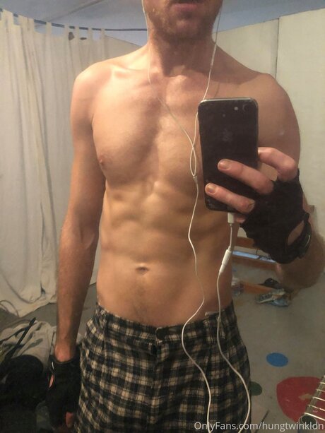 ヘンタイオンリーファンズ 無料裸 写真