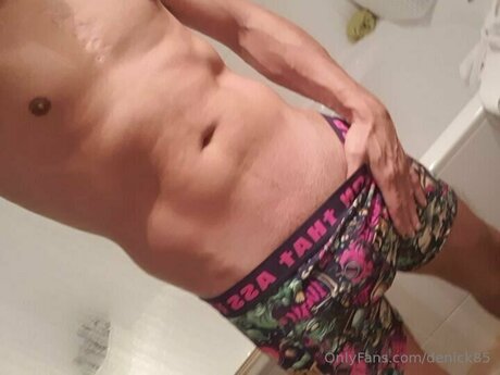 Denick85 独占スター 写真