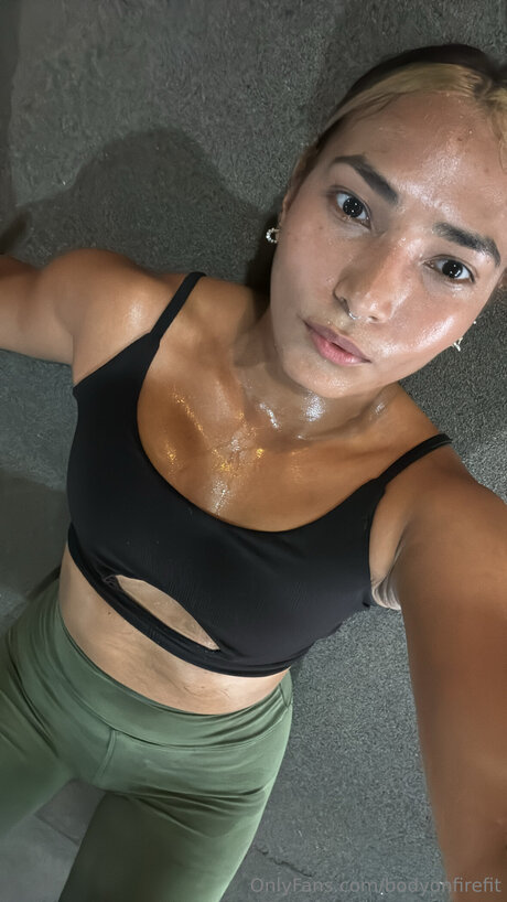 Bodyonfirefit セクシーモデル ギャラリー