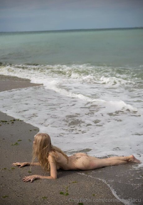 Corina Burlacu アートスター 写真