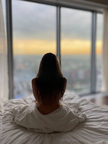 Evexross スター ヌード 写真