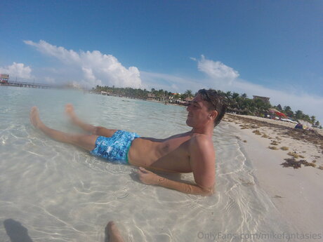 Mikefantasies ポルノモデル 画像