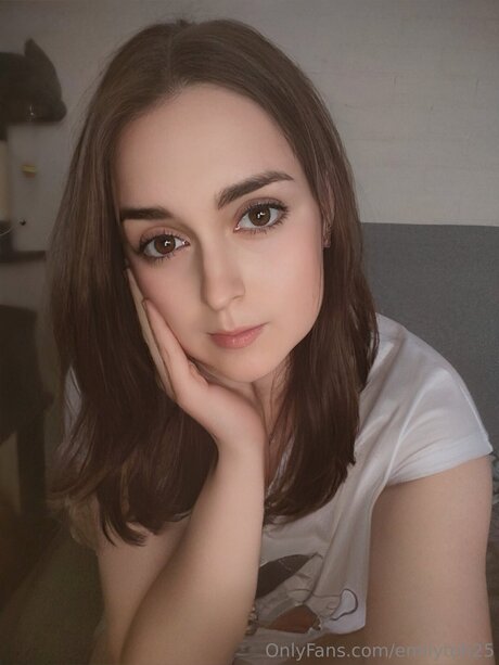 Emilytoh25 セクシーなスター 写真