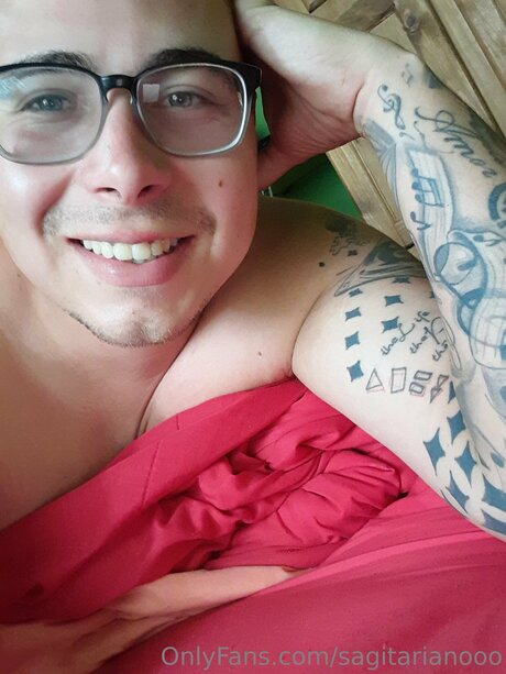 Sagitarianooo アダルトスター 写真