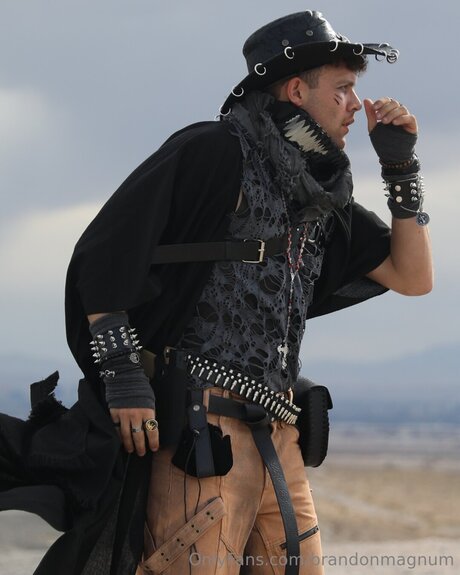 Brandonmagnum スター 裸 写真