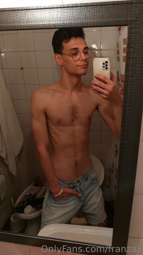 Franzax エロティックなモデル 写真