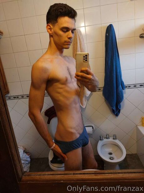 Franzax ヌードのポルノスター 画像