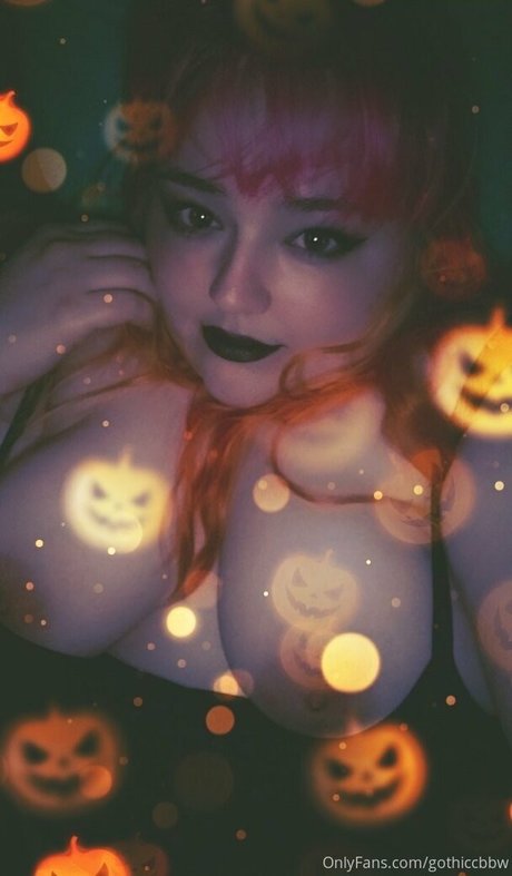 ゴス3P OnlyFans セクシーヌード 画像