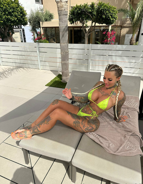 schwarzemamba89 高品質のポルノスター ギャラリー