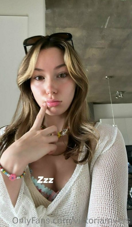 19歳のOnlyFans ヌード 写真