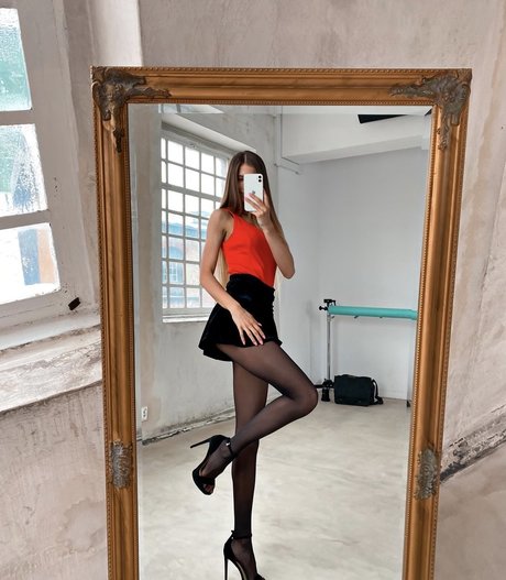 老婦人オンリーファンズ 可愛い 画像