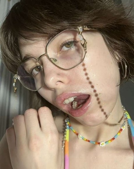 Emma Grace Murabito ホットスター 写真