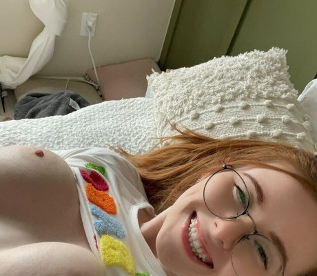 Dhailyn Suarez ヌードモデル 写真