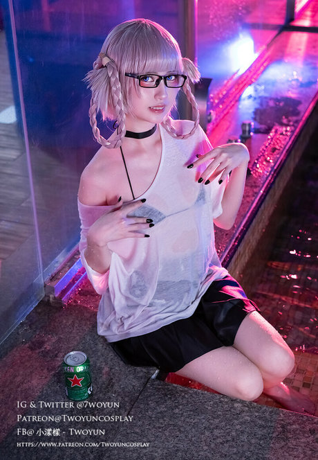 大きな黒い猫OnlyFans セクシー裸 写真