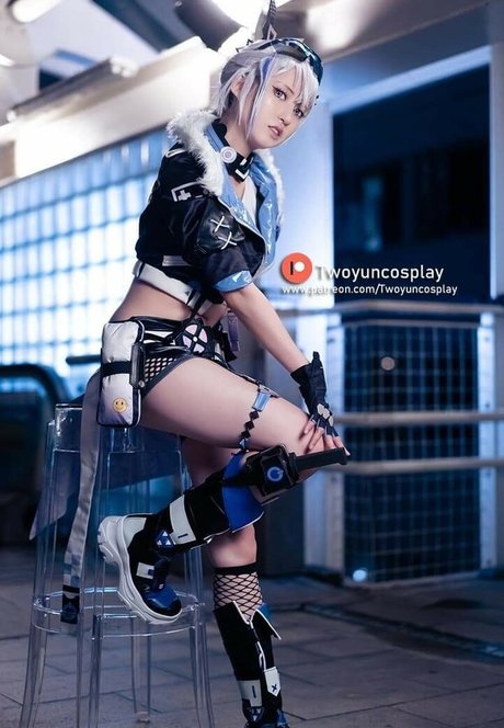 赤毛の太めOnlyFans アートポルノ 画像