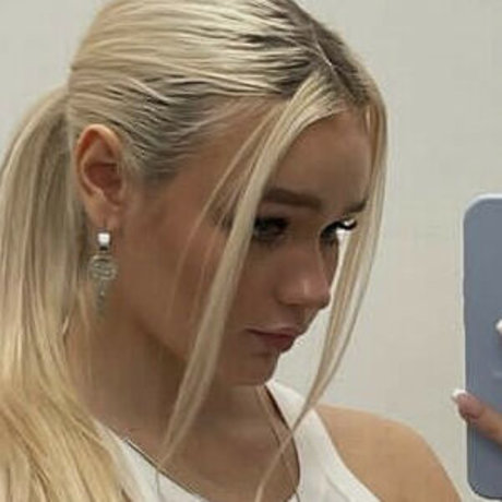 ヌード教師オンリーファンズ 無料ポルノ 写真