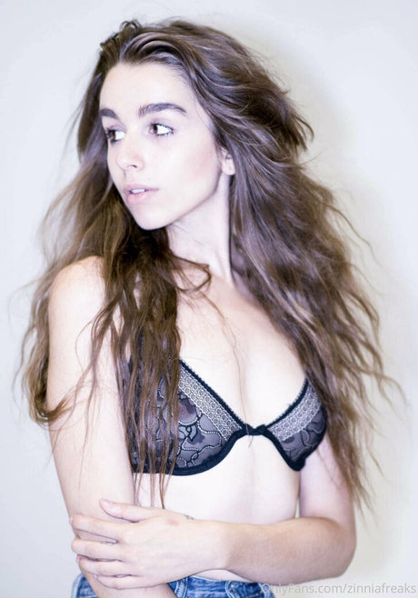 zinniafreaks アダルトスター 画像