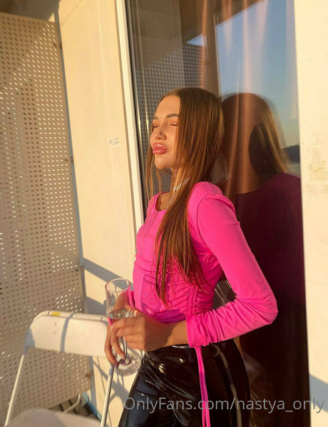 sofa ukr ポルノスター 独占 ギャラリー