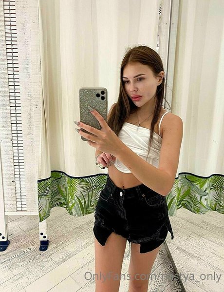 sofa ukr ヌードのポルノスター 写真