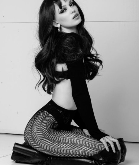 G tayy 無料モデル 画像