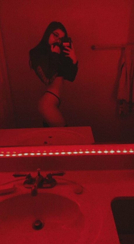 フェイシャルオンリーファンズ 美しいポルノ 写真