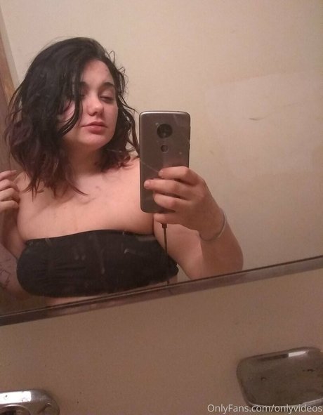 19歳のOnlyFans 無料アダルト ギャラリー