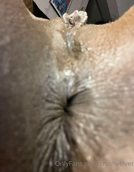 巨乳の熟女オンリーファンズ セクシーヌード 画像