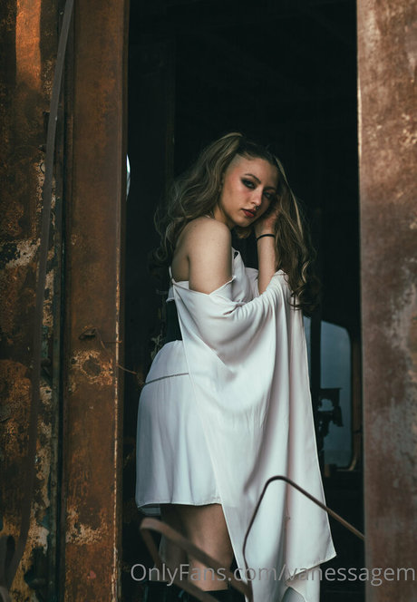 巨乳ブルネットオンリーファンズ ホットセクシー 写真