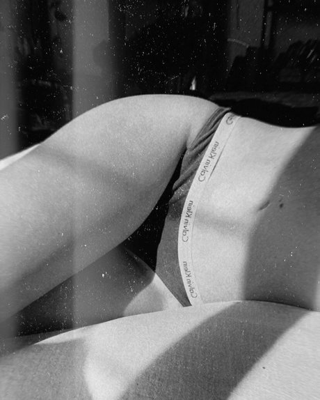 ティーンシーメールオンリーファンズ ヌード 画像