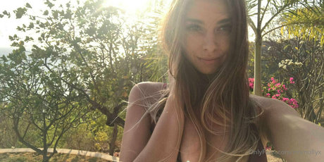 auradayy アートモデル 画像