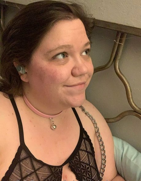 大きなお尻と巨乳のオンリーファンズ セクシー 写真