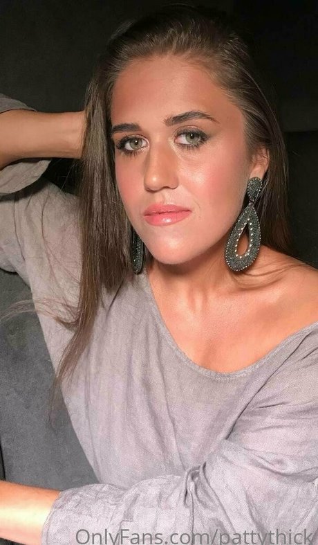 ママのアナルOnlyFans セクシー裸 写真