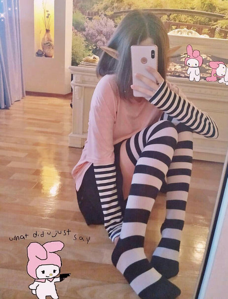 Weeloli Seiichiki ポルノスター ヌード 画像