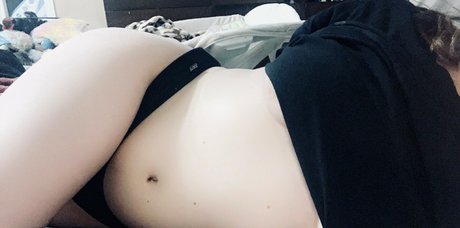 巨乳ブルネットオンリーファンズ えろた 写真