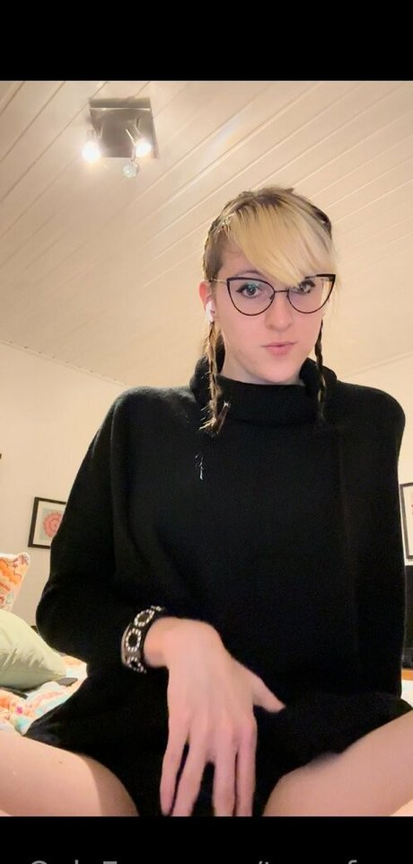 gothravemomfree ポルノスター 可愛い ギャラリー