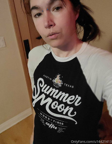 かわいいティーンのオンリーファンズ アート裸 アーカイブ