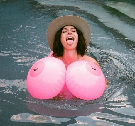 Lauren Bonner エロティックなスター 画像