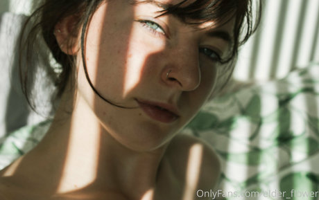 softnspooky スター 裸 アーカイブ