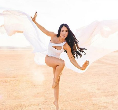 英国のティーンオンリーファン えろた 写真