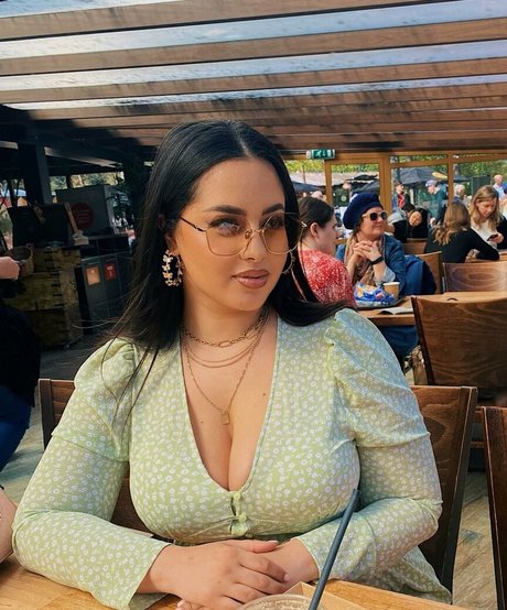 トゥワークオンリーファン セックス ギャラリー