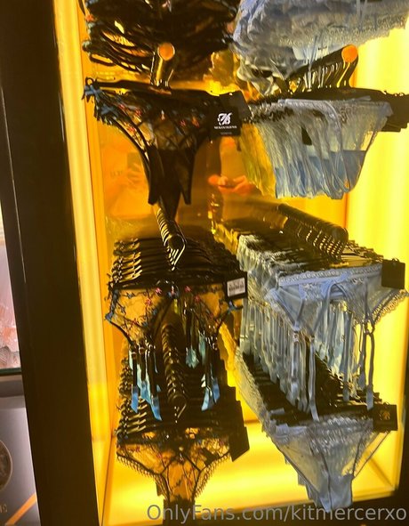 女性の筋肉オンリーファンズ アート裸 画像